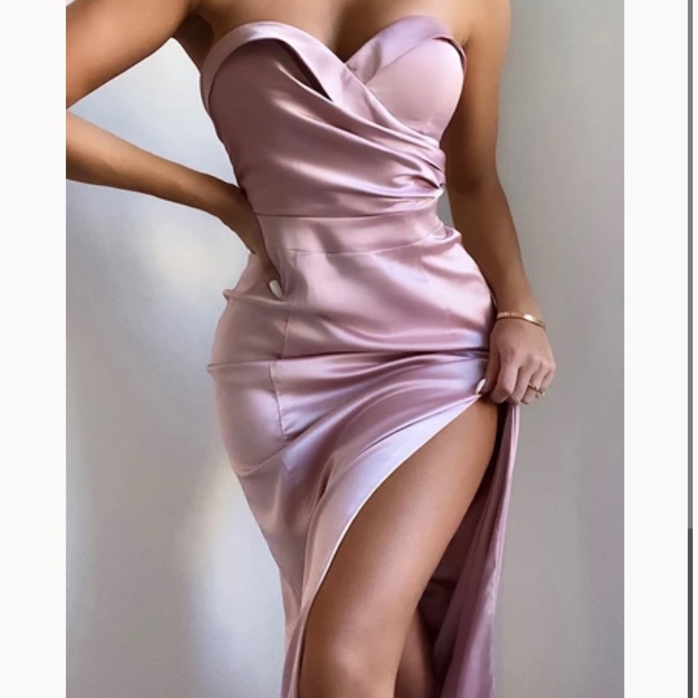 Mauve strapless dress